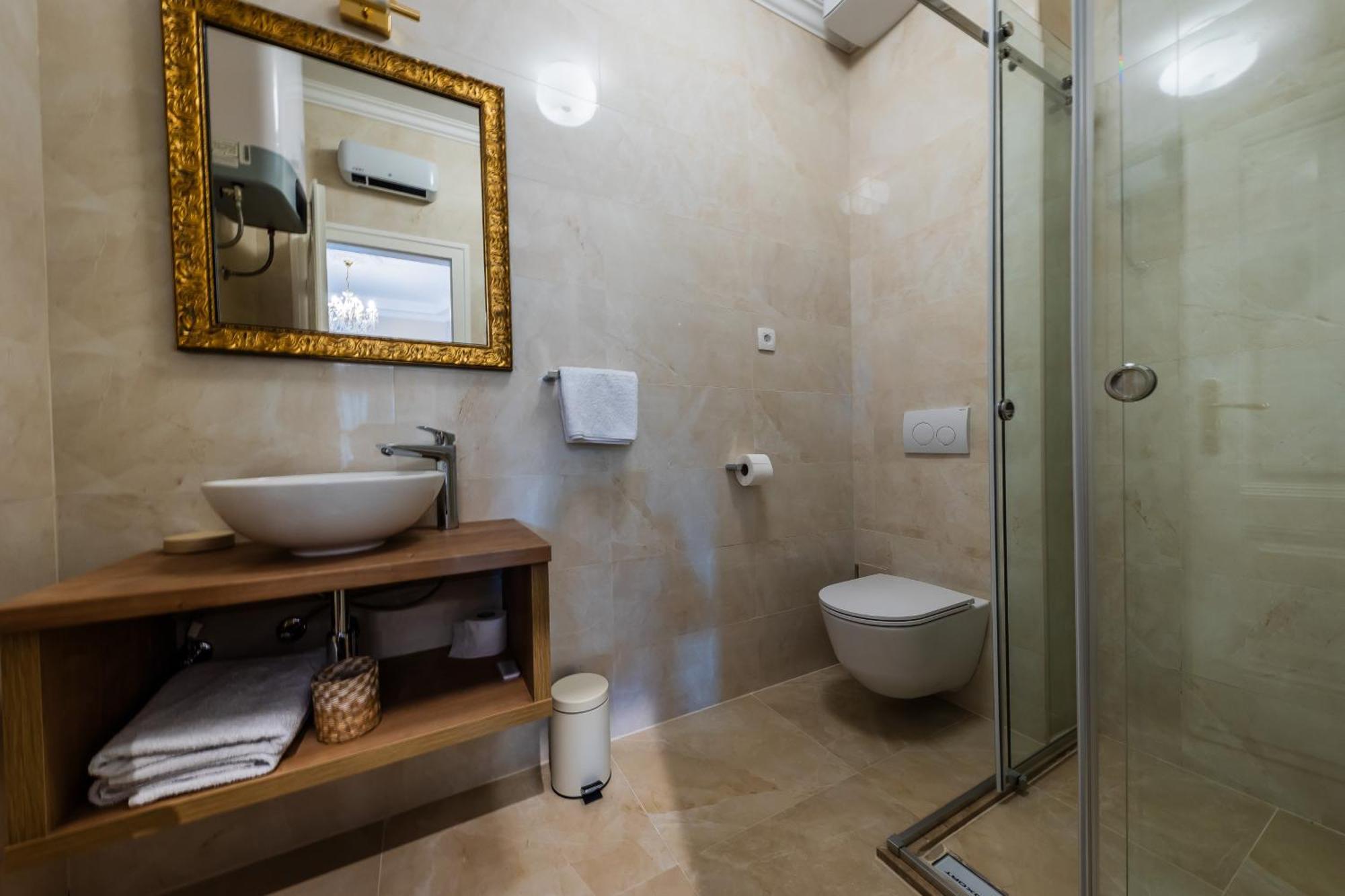 San Mihael Luxury Rooms 1 Dugopolje Szoba fotó